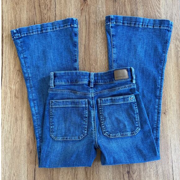 American Eagle Super High Rise Flare Blue Jeans Size 2 Short - Picture 8 of 8